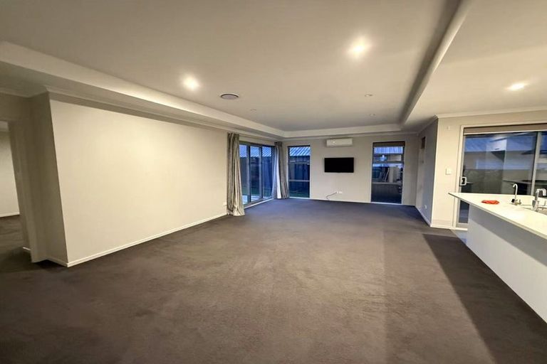 Photo of property in 98 Ridgedale Road, Silverdale, 0932