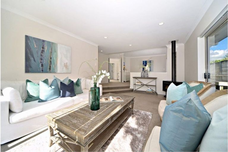 Photo of property in 6 Kilimanjaro Drive, Northpark, Auckland, 2013