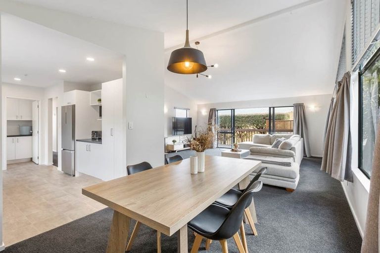 Photo of property in 16 Moera Place, Stanmore Bay, Whangaparaoa, 0932