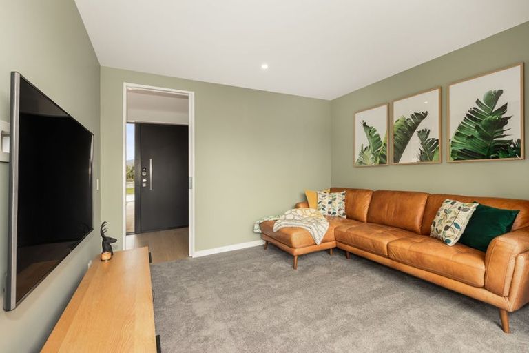 Photo of property in 35 Titoki Road, Waikanae Beach, 5036