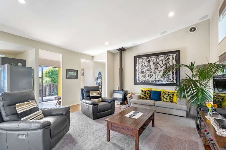 Photo of property in 4 Tarapatiki Drive, Whitianga, 3510