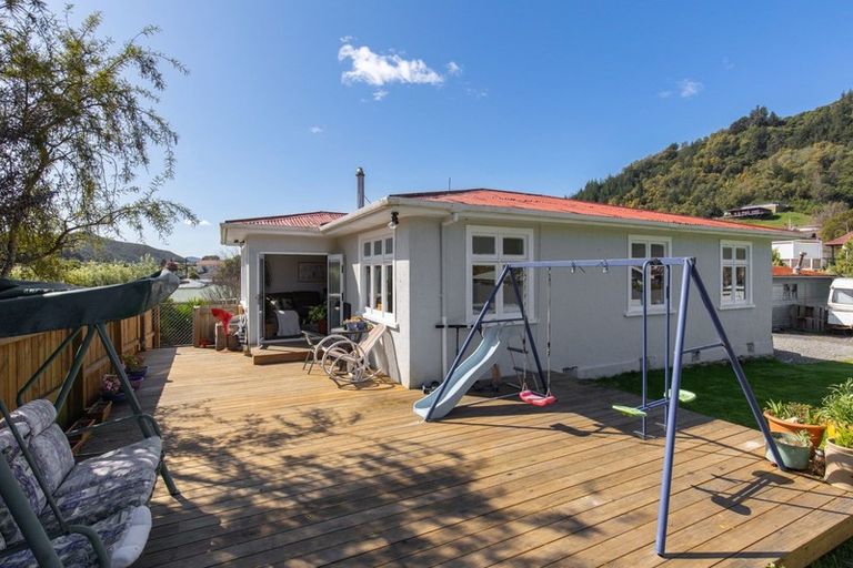 Photo of property in 49a Hampden Street, Picton, 7220