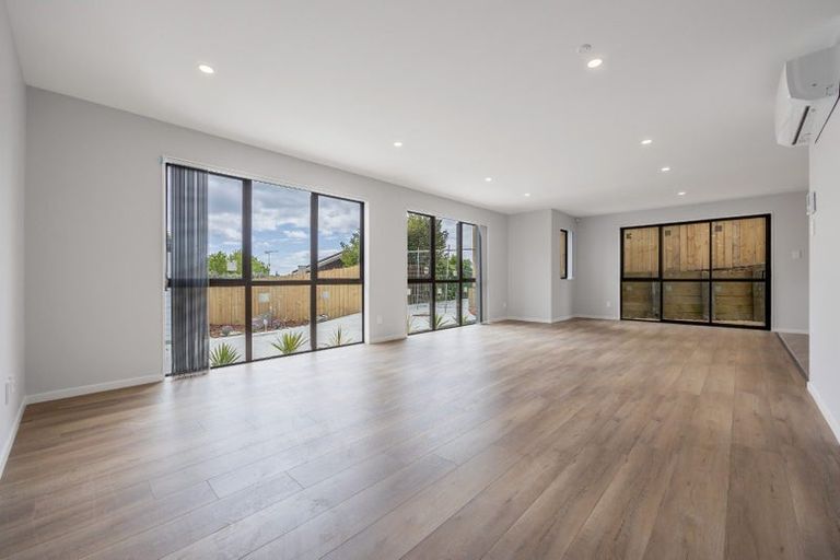 Photo of property in 3a Nor'east Drive, Northcross, Auckland, 0632