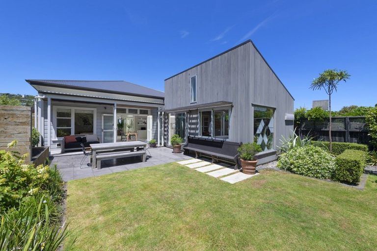 Photo of property in 48 Derwent Street, Island Bay, Wellington, 6023