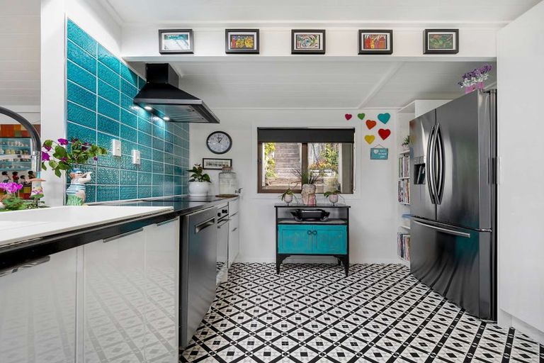 Photo of property in 102 Pohutukawa Avenue, Ohope, 3121