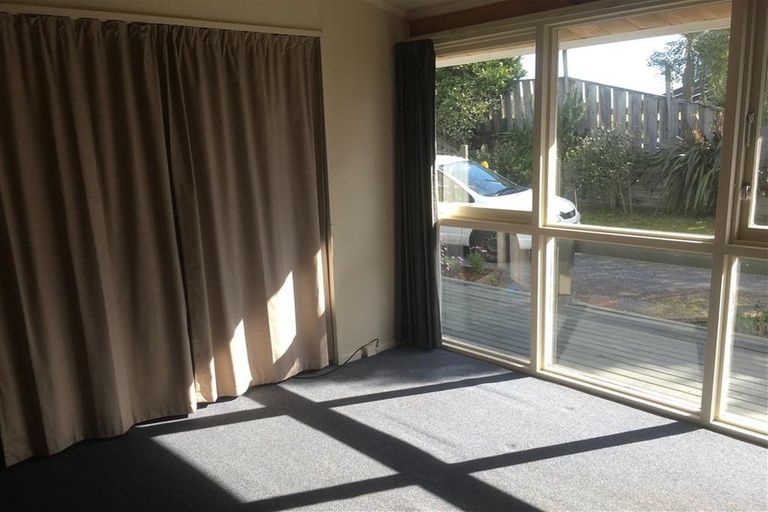 Photo of property in 10 Bahama Crescent, Paraparaumu Beach, Paraparaumu, 5032