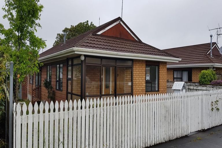 Photo of property in 1/28 Logan Street, Ebdentown, Upper Hutt, 5018