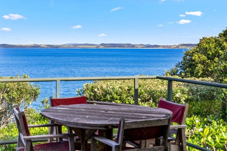 Photo of property in 14 Penguin Street, Leigh, Warkworth, 0985