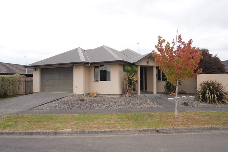 Photo of property in 21 Cleveland Heights, Kelvin Grove, Palmerston North, 4414