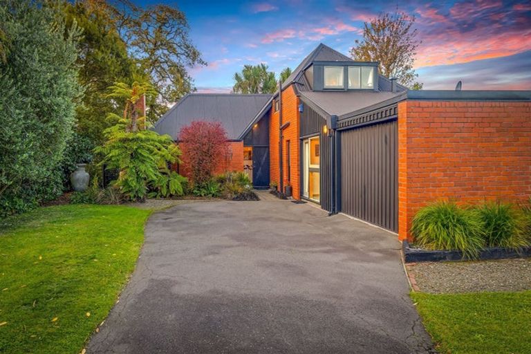 Photo of property in 117b Waimairi Road, Ilam, Christchurch, 8041