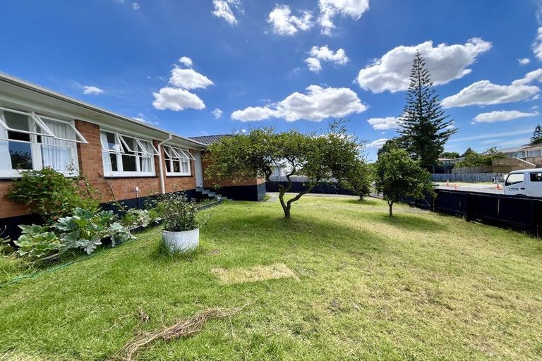 Photo of property in 35 Addington Avenue, Manurewa, Auckland, 2102
