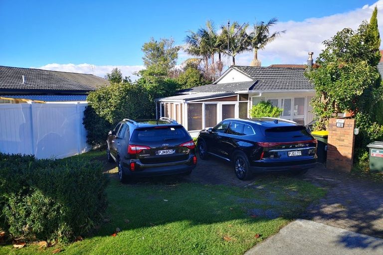 Photo of property in 23 Glenmore Road, Sunnyhills, Auckland, 2010