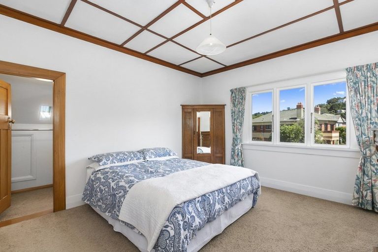 Photo of property in 239 Bay View Road, Saint Clair, Dunedin, 9012