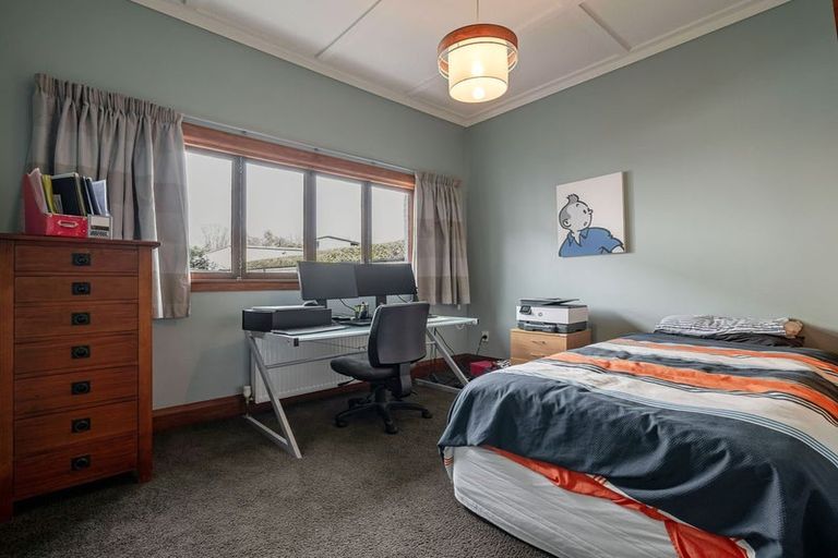 Photo of property in 24 Elmira Avenue, Hokowhitu, Palmerston North, 4410