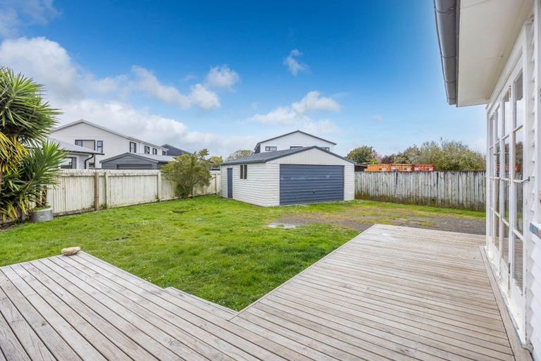 Photo of property in 8 Lee Place, Bader, Hamilton, 3206