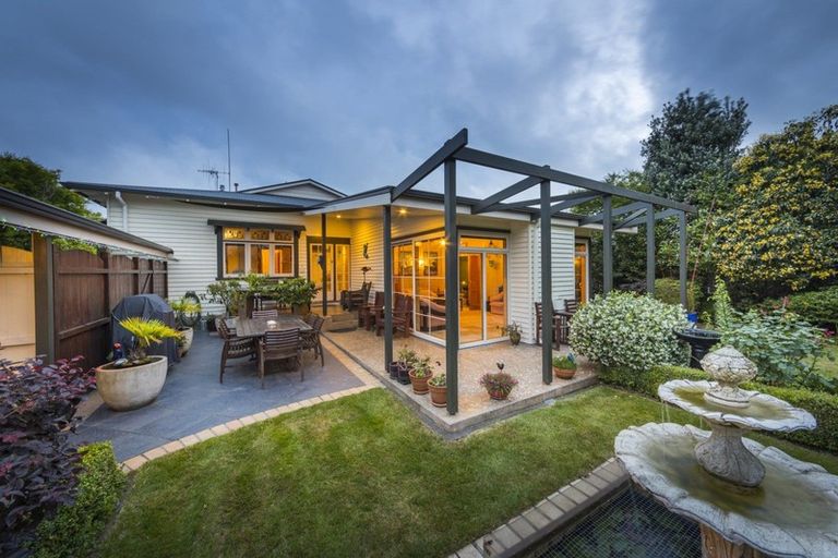 Photo of property in 17 Beresford Street, Takaro, Palmerston North, 4410