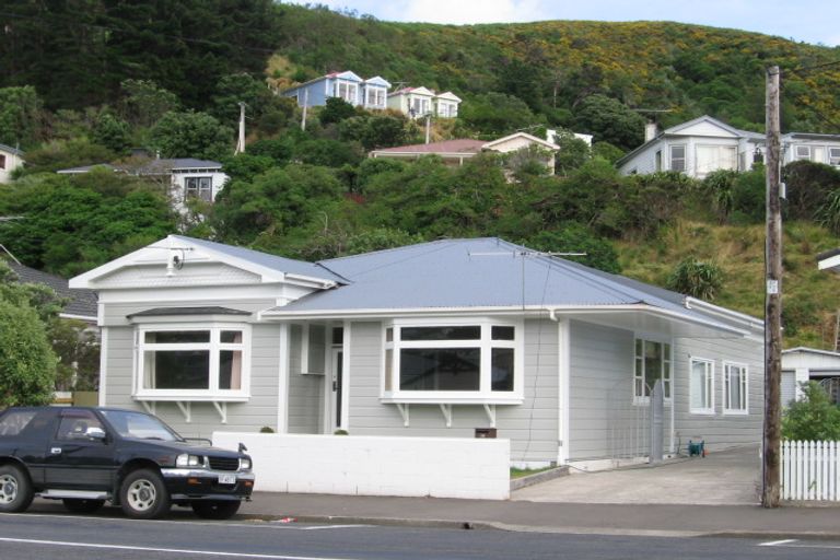 Photo of property in 14 Derwent Street, Island Bay, Wellington, 6023
