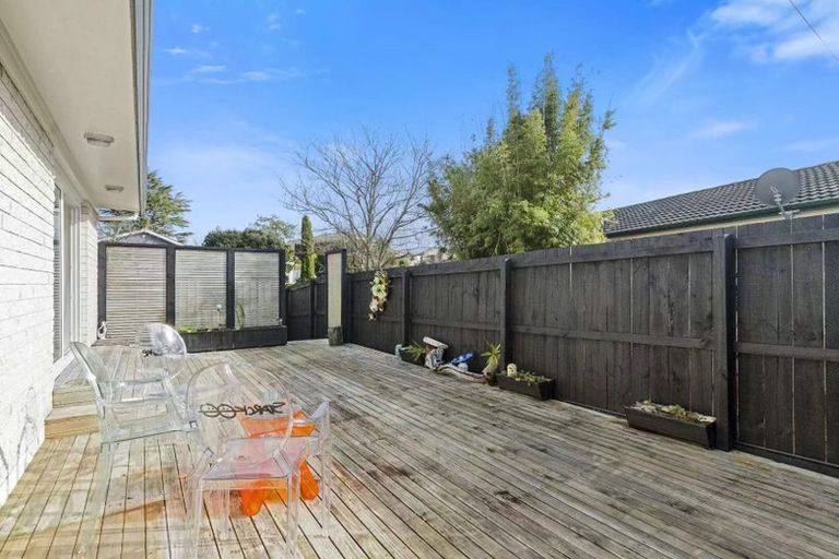 Photo of property in 1/25 Wycherley Drive, Bucklands Beach, Auckland, 2014