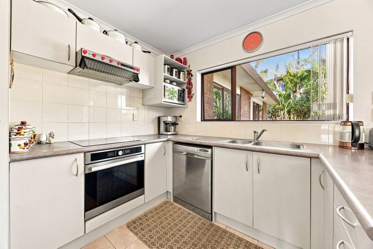 Photo of property in 54 Greenberry Drive, Ranui, Auckland, 0612