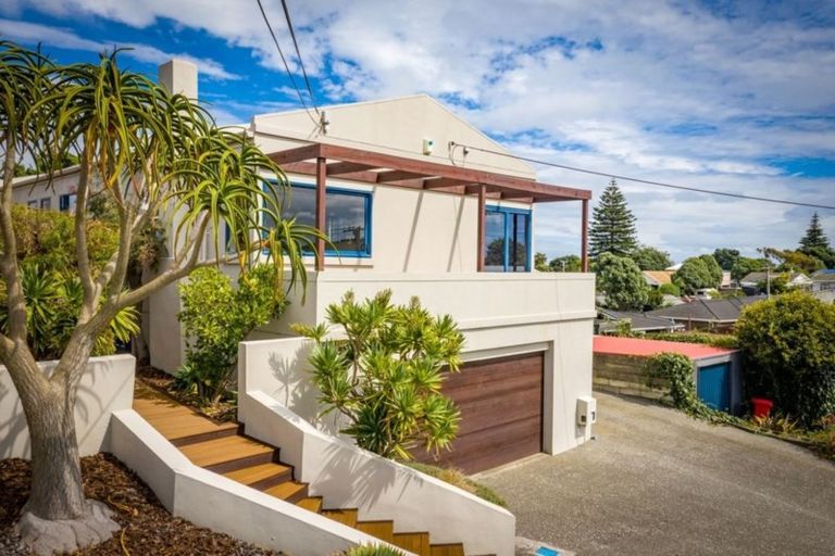 Photo of property in 8 Middleton Road, Paraparaumu Beach, Paraparaumu, 5032