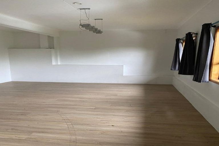 Photo of property in 5 Braemar Terrace, Johnsonville, Wellington, 6037