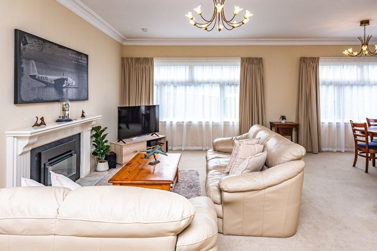 Photo of property in 20 Great North Road, Saint Johns Hill, Whanganui, 4500