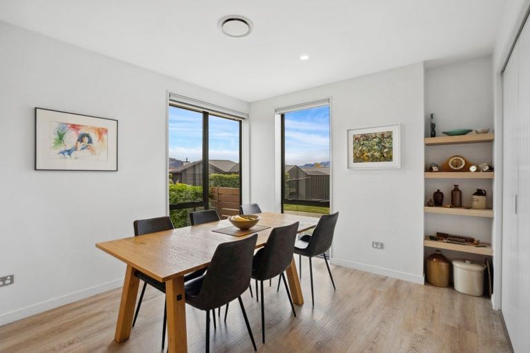 Photo of property in 12 Sapphire Spring Rise, Wanaka, 9305