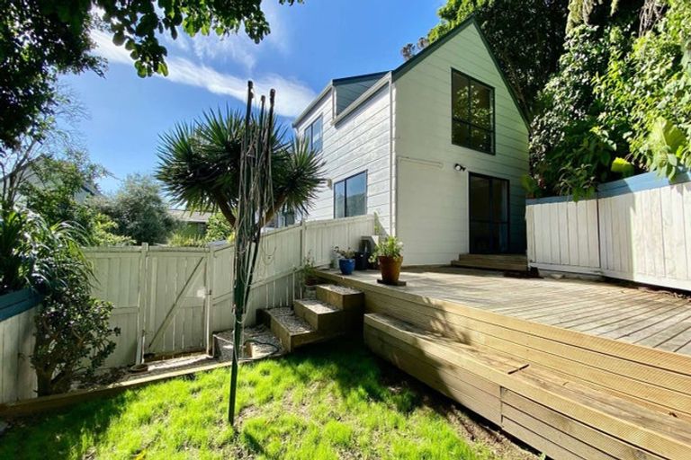 Photo of property in 2/147 Spinella Drive, Bayview, Auckland, 0629