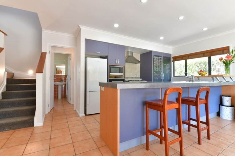 Photo of property in 83 Marina View Drive, West Harbour, Auckland, 0618