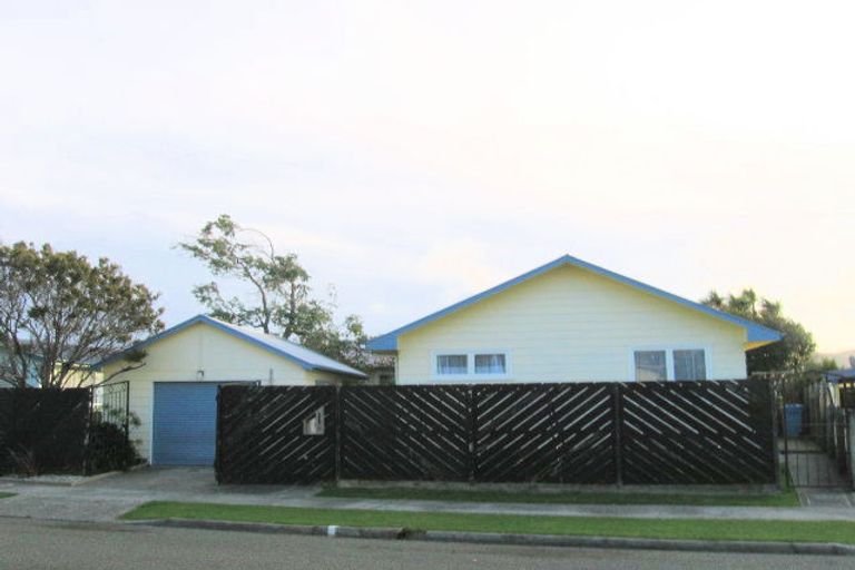 Photo of property in 41 Mossburn Grove, Kelson, Lower Hutt, 5010