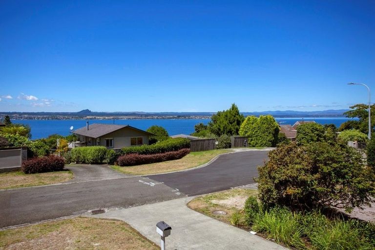Photo of property in 2/12 Isobel Street, Acacia Bay, Taupo, 3330