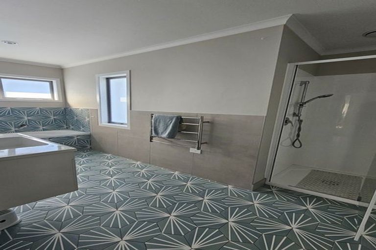 Photo of property in 18 Humariri Street, Point Chevalier, Auckland, 1022