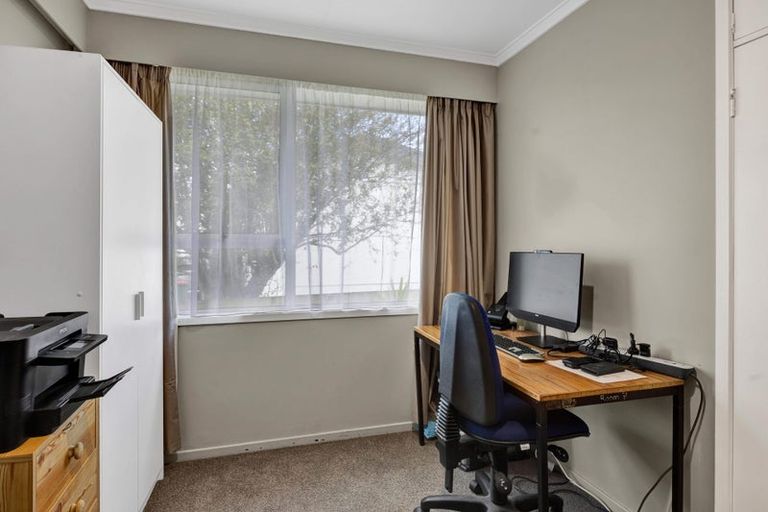 Photo of property in 14 Kowhai Street, Inglewood, 4330