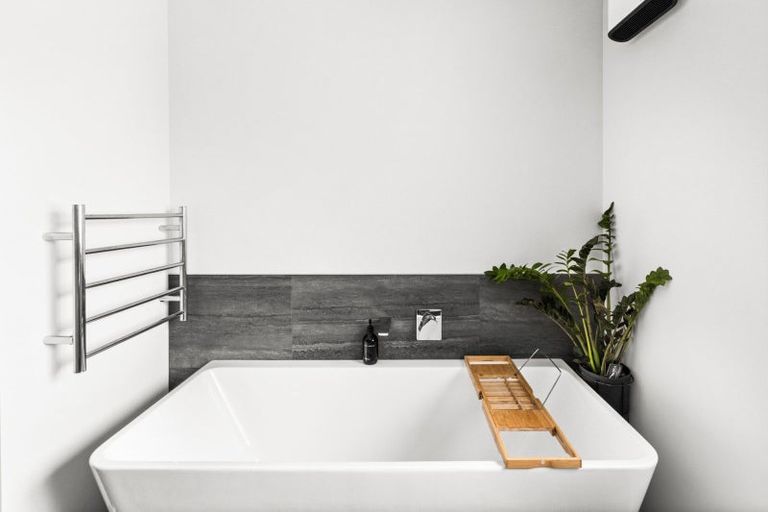 Photo of property in 40 Longview Road, Poraiti, Napier, 4182