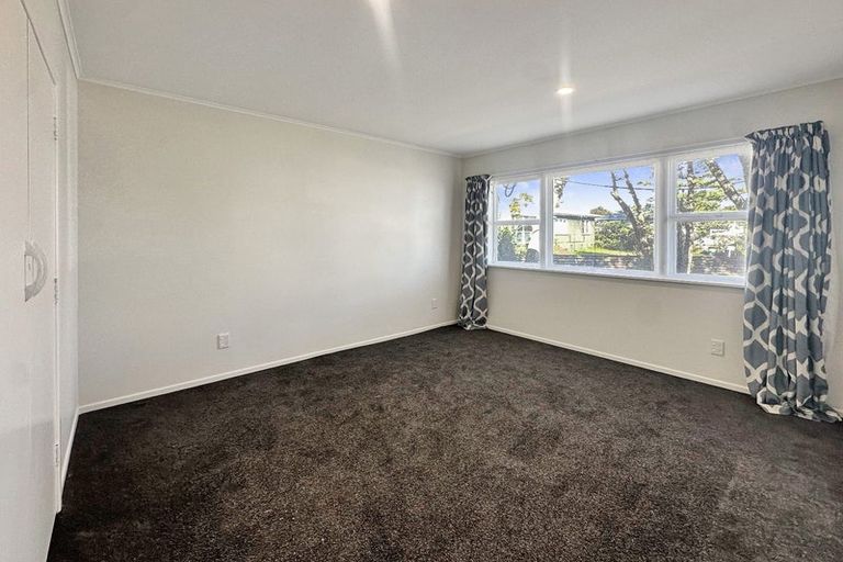 Photo of property in 11 Rowan Terrace, Te Atatu South, Auckland, 0610