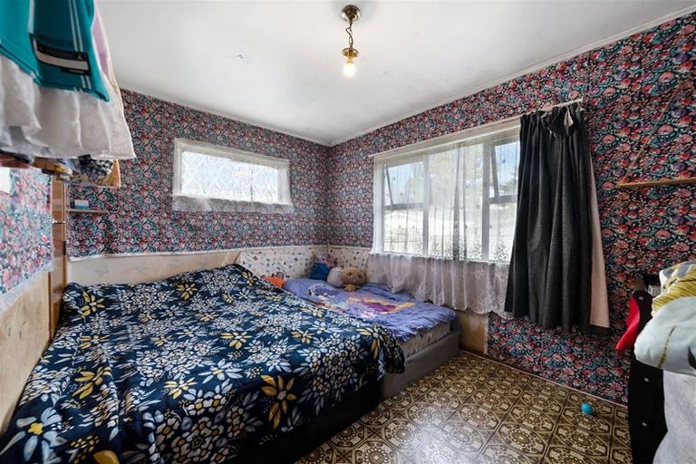 Photo of property in 8 Glen Marine Parade, Glendene, Auckland, 0602