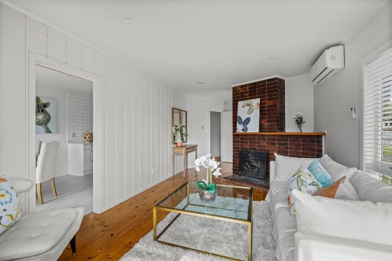 Photo of property in 1/222 Beach Haven Road, Beach Haven, Auckland, 0626