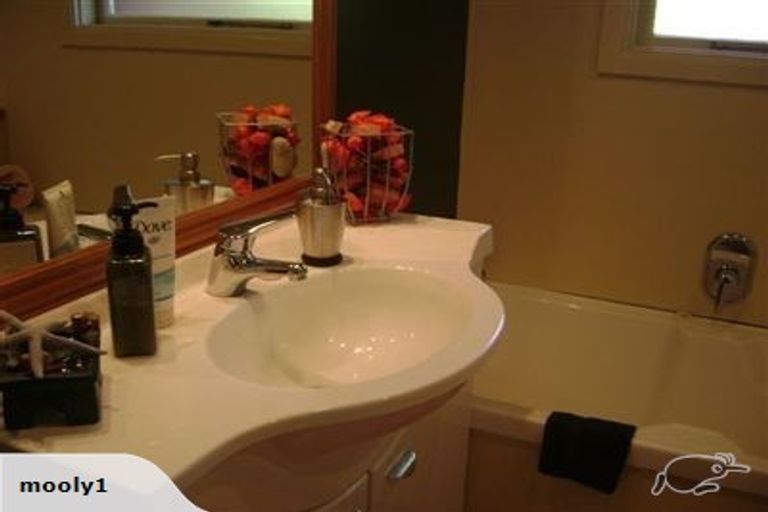 Photo of property in 17a Dulles Place, Papanui, Christchurch, 8053