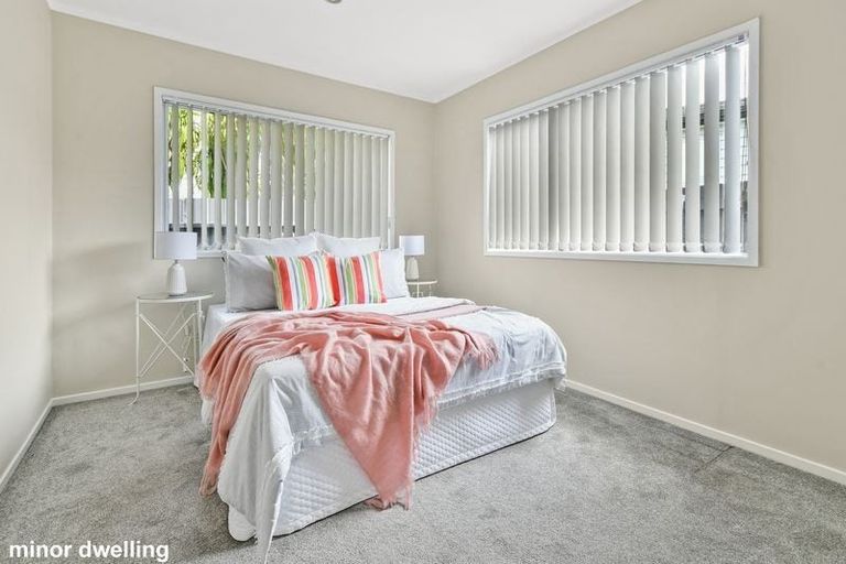 Photo of property in 34 Convair Crescent, Mangere, Auckland, 2022