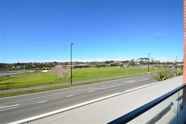 Photo of property in 20/4 Stables Lane, Silverdale, 0932
