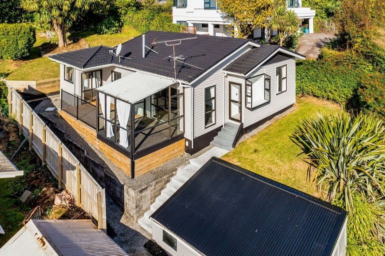 Photo of property in 115 Mangorei Road, Merrilands, New Plymouth, 4312