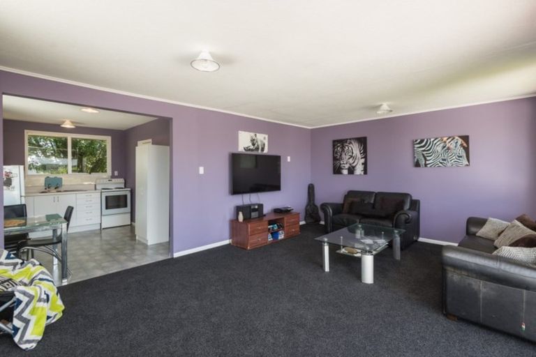 Photo of property in 1/8 Leonie Place, Aranui, Christchurch, 8061