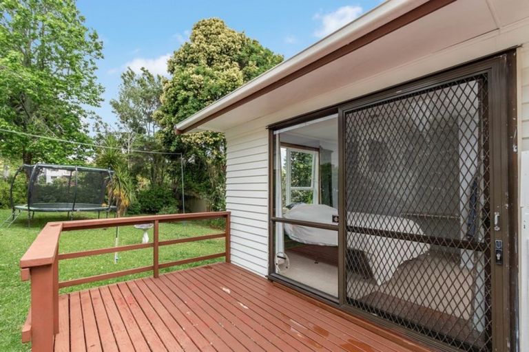 Photo of property in 29 Cron Avenue, Te Atatu South, Auckland, 0610