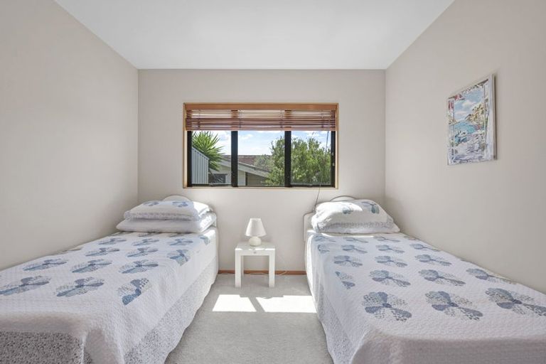 Photo of property in 31 Durness Place, Red Beach, 0932