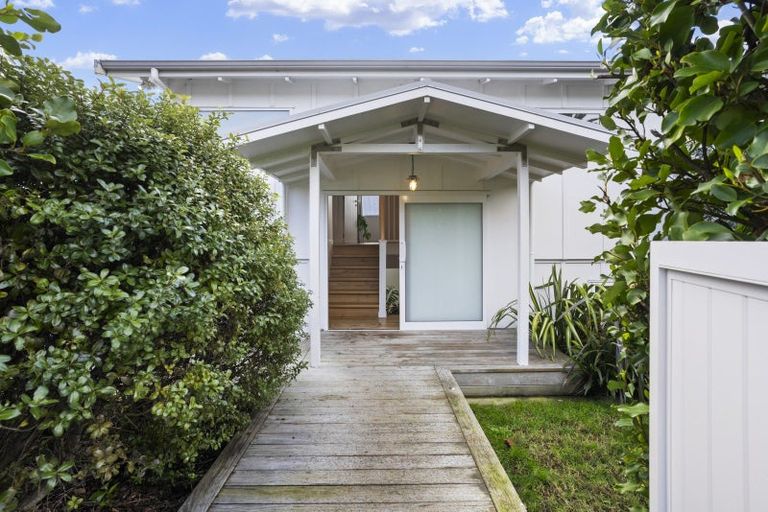 Photo of property in 246 Onemana Drive, Onemana, Whangamata, 3691