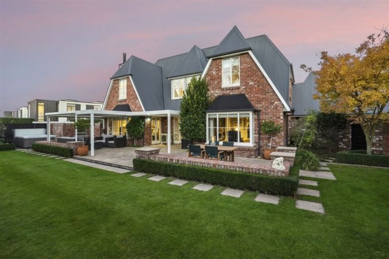 Photo of property in 28 Browns Road, St Albans, Christchurch, 8014