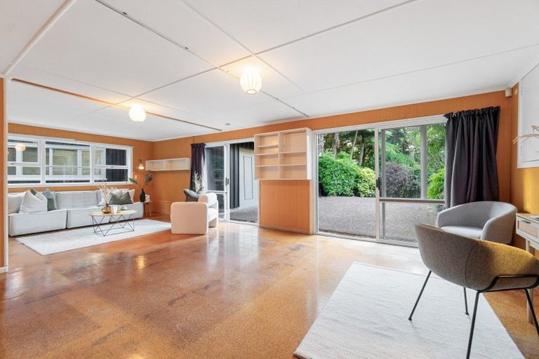 Photo of property in 232b Atkinson Road, Titirangi, Auckland, 0604