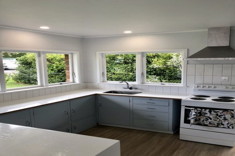 Photo of property in 1/5 Roberts Avenue, Bayswater, Auckland, 0622