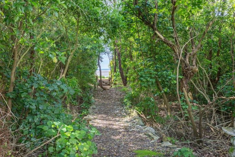 Photo of property in 173 Tangmere Road, Takaka, 7183