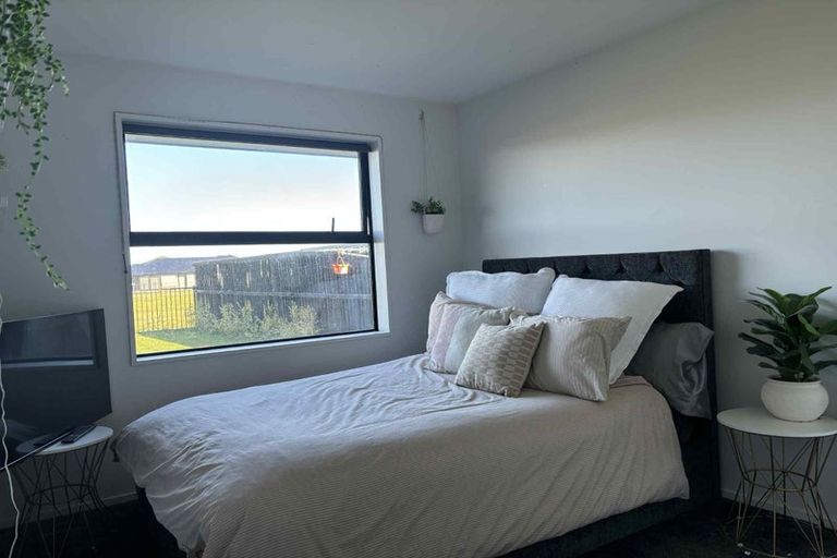 Photo of property in 6 Godley Place, Woodend, 7610